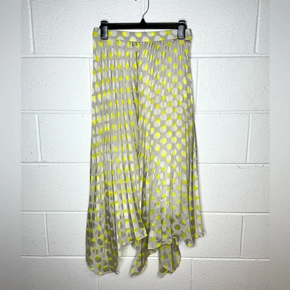 < Zara Yellow Asymmetrical Polka Dot Maxi Skirt > - Picture 2 of 5